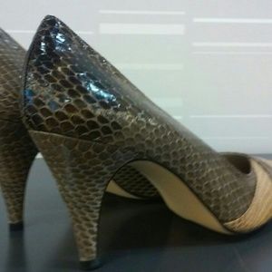 Snake skin Pumps